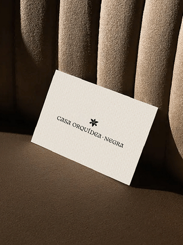 Casa Orquídea Negra business card mockup